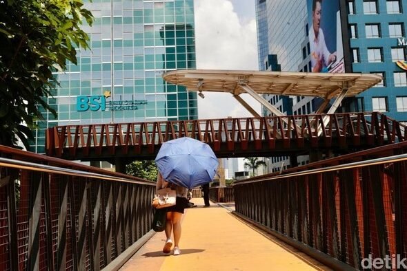 suhu-panas-menggila-bmkg-bongkar-faktor-utamanya-1760426694105_169